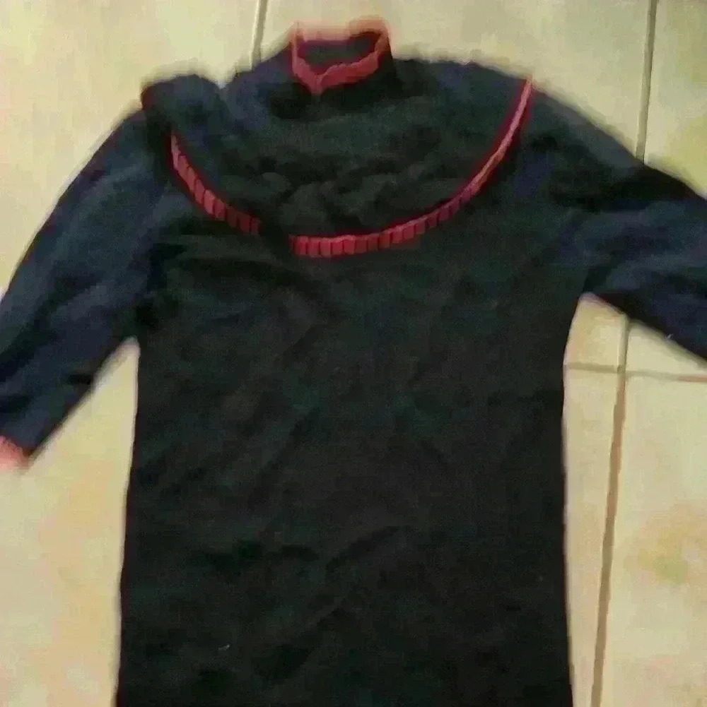 🌻 VERA MODA NAVY TURTLENECK - Picture 3 of 3